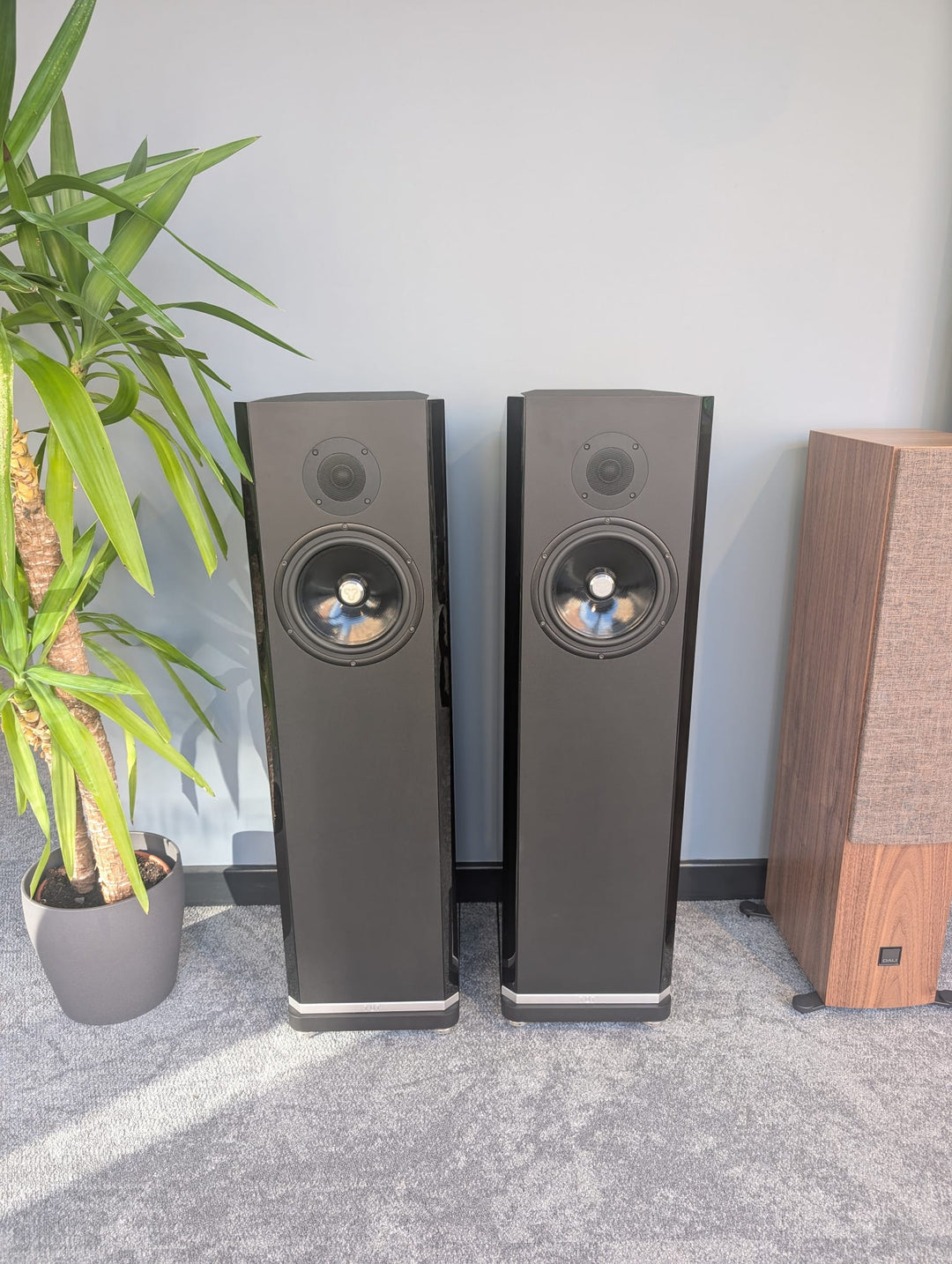 Kudos TITAN 707 Floorstanding Loudspeakers - Ex-Demonstration