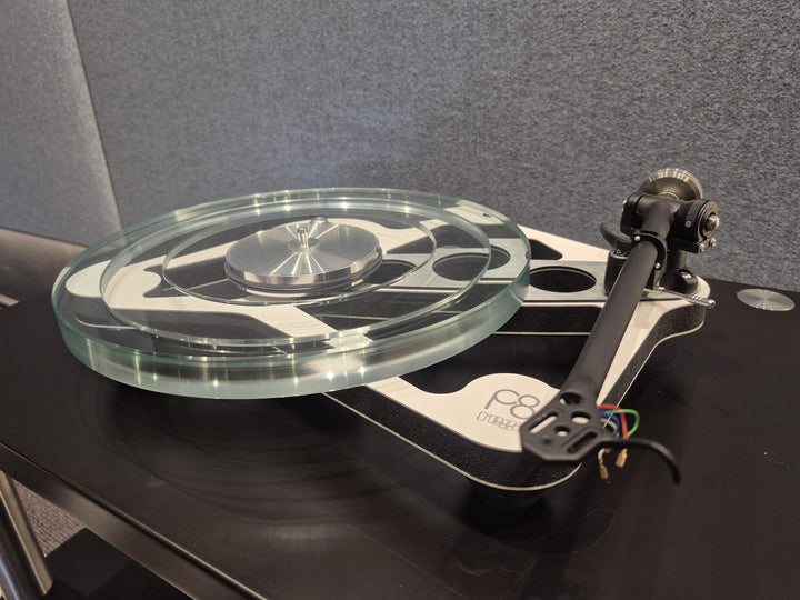 Rega Planar 8 Turntable - Pre-Owned