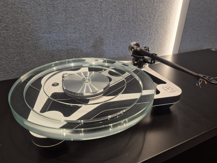 Rega Planar 8 Turntable - Pre-Owned