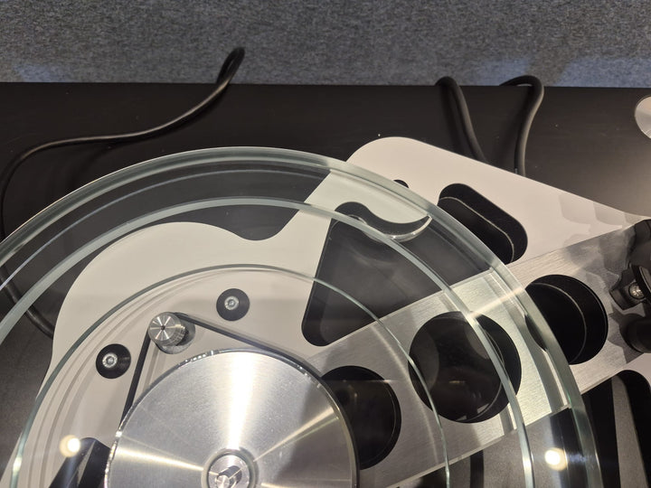 Rega Planar 8 Turntable - Pre-Owned