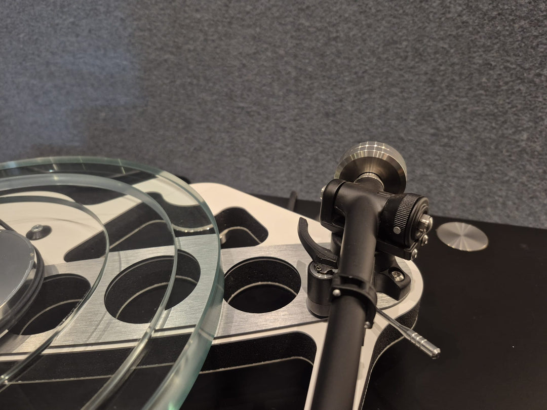 Rega Planar 8 Turntable - Pre-Owned